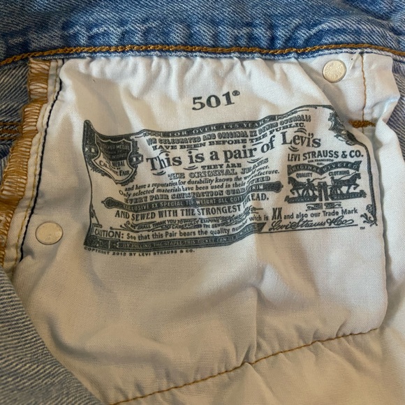 Levi’s jean shorts. Size 29 - Picture 5 of 5